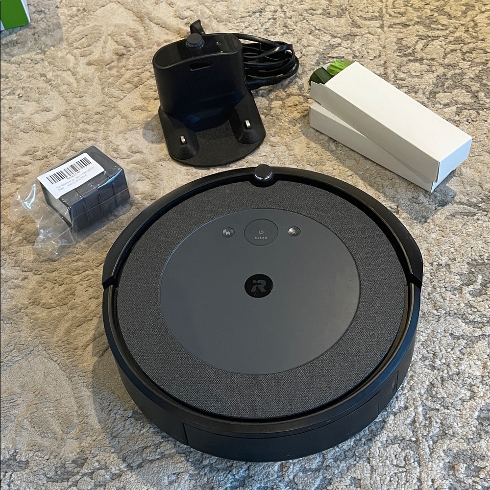 Roomba i4 robot vacuum